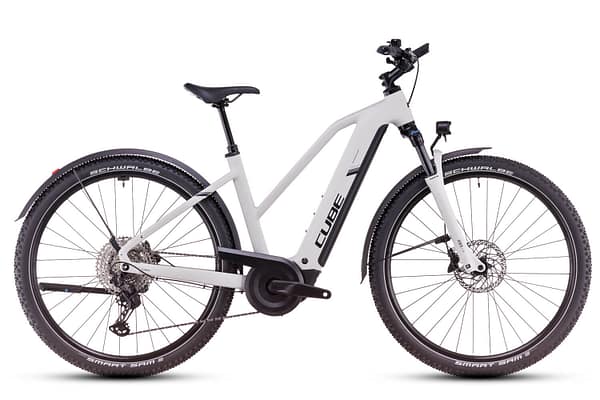 IMG251651_126193_1920x1920 Cube Nuride Hybrid EXC 800 Allroad Trapez 2025